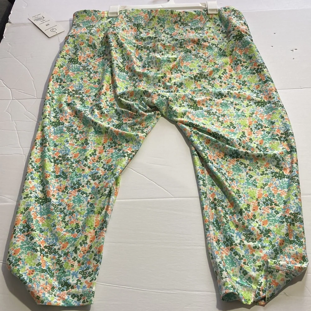 Vogo Athletica leggings size 3X color green floral new with tag - Picture 2 of 5